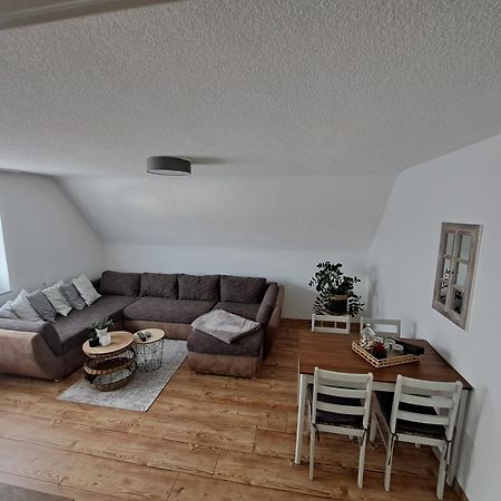 Wunderschoenes 2 Zimmer Apartment Inkl. Parkplatz 아스바흐 외부 사진